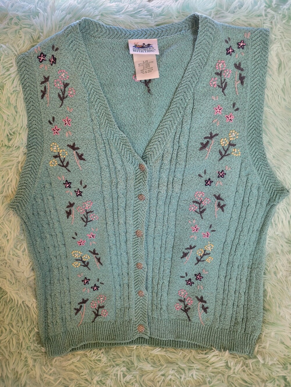 Vintage Grandma Vest! Embroidered Floral Northern Reflections